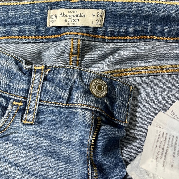 * Abercrombie & Fitch Junior’s Light Washed Skinny Jeans Sz 00R - Picture 13 of 14